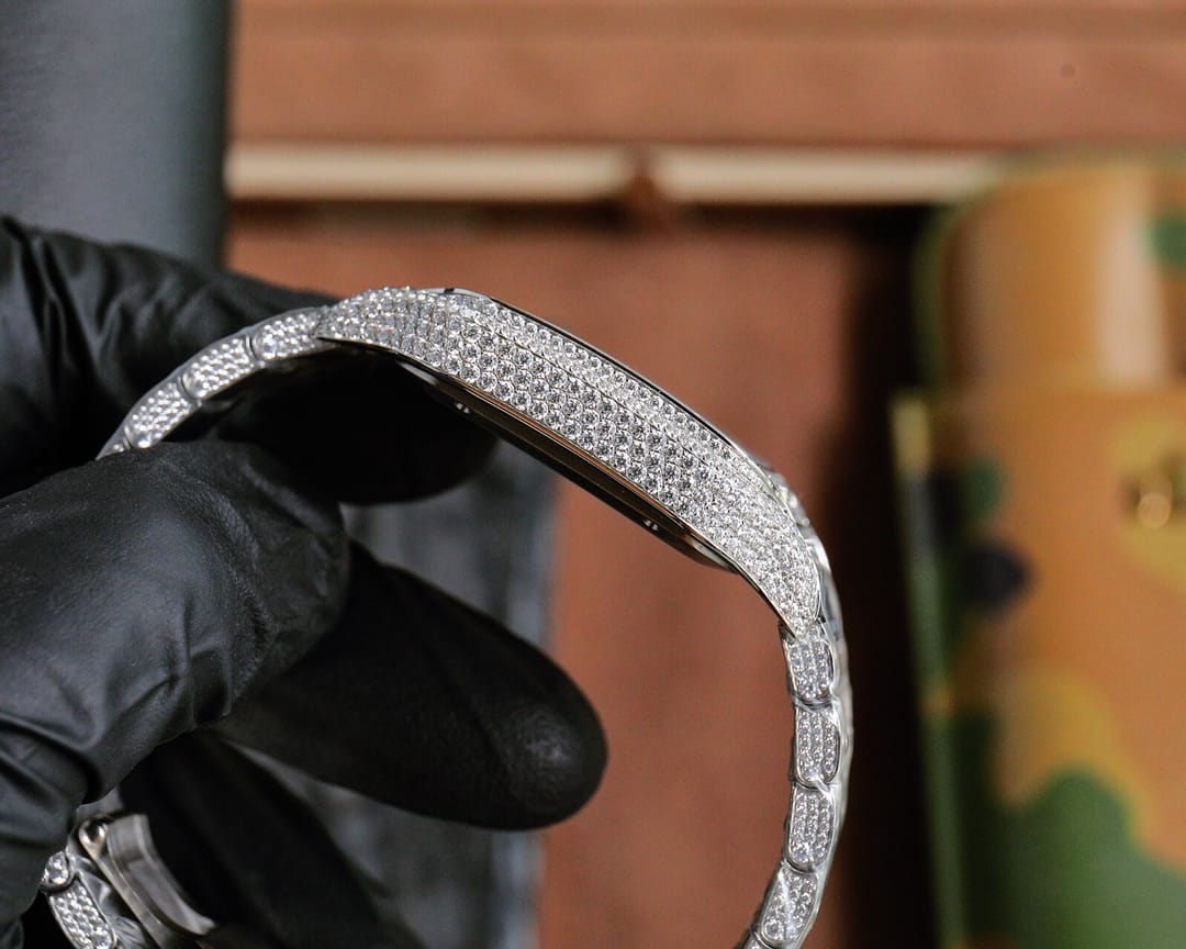 Cartier Santos Moissanite Watch 40mm Black Roman Dial