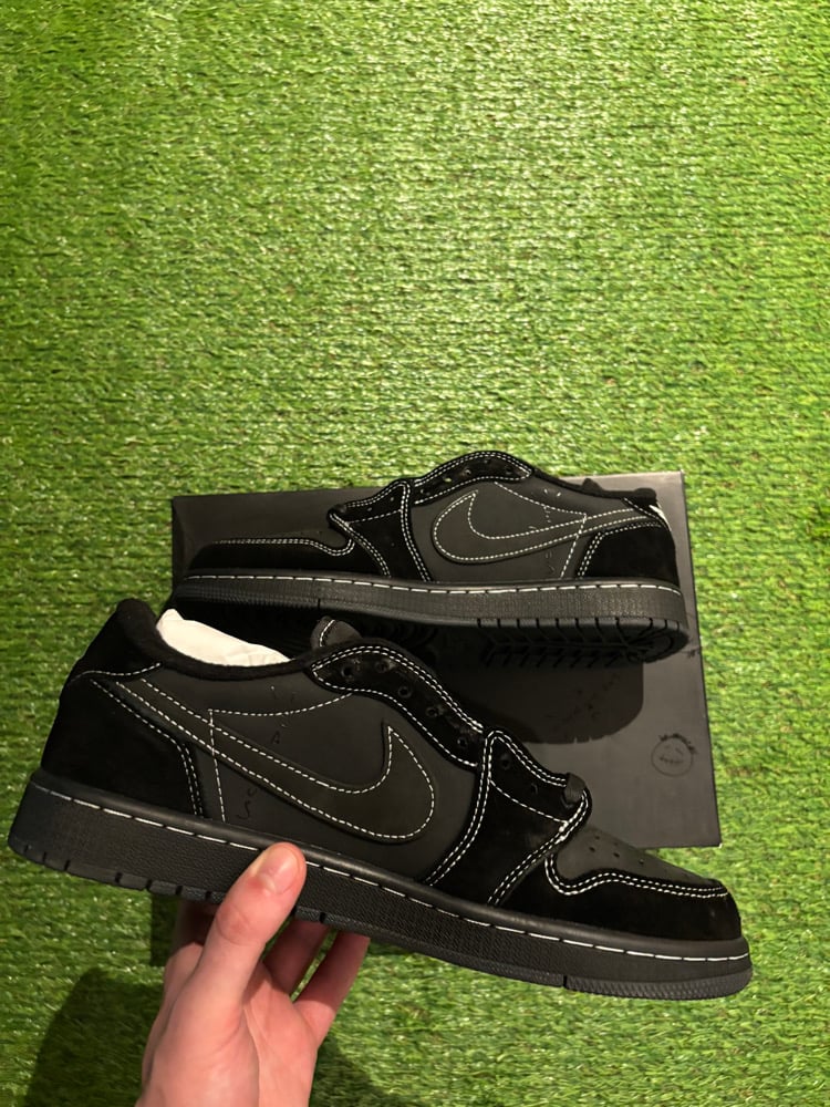 Jordan 1 Travis Scott Black Phantoms
